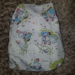 Beautiful Raggedy Ann and Andy twin sheet