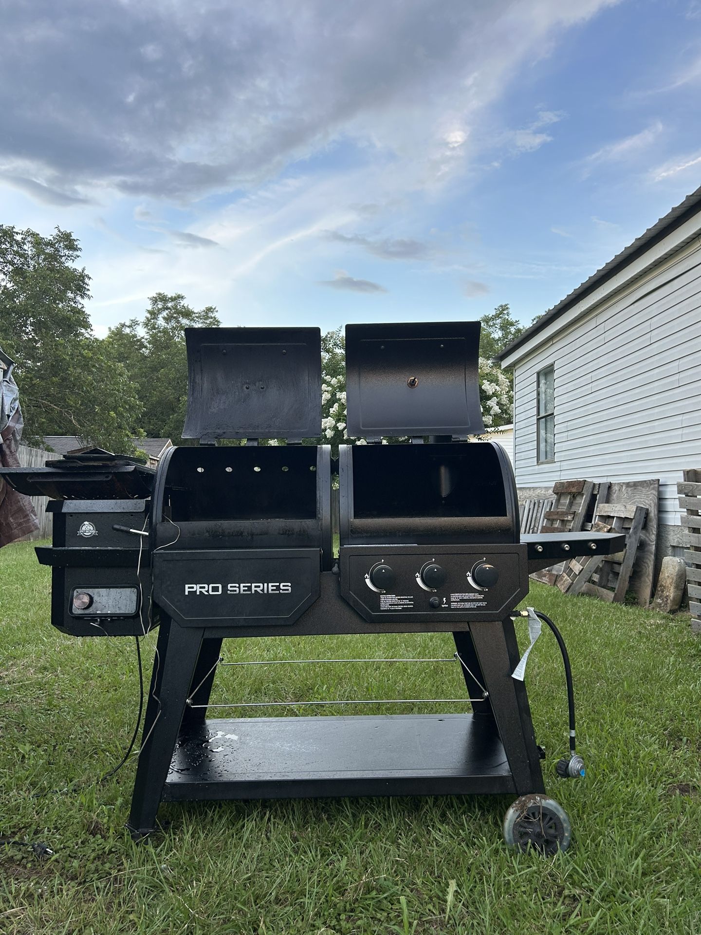 Pit Boss Platinum KC Combo - Pellet Smoker & Gas Grill