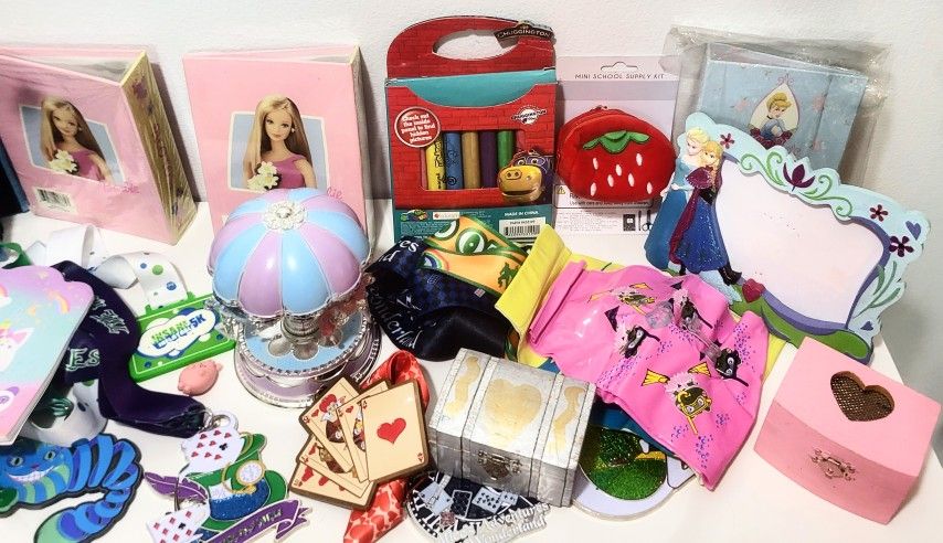 Lot Of Girls Miscellaneous Stuff