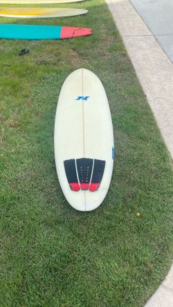 5’8 Hansens Surfboard 