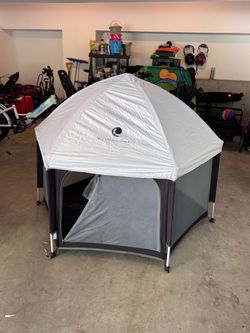 The California Beach Co. Pop-Up Play Yard