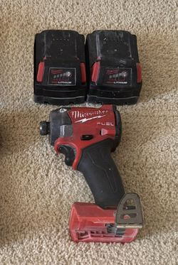 Milwaukee M18 FUEL Impact Gun w/ 2 Batteries
