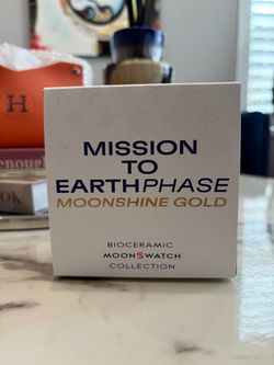 Omega x Swatch MoonSwatch Mission to Earthphase "Moonshine Gold"