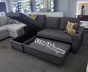 ✅️✅️Convertible Sectional
Reversible Convertible Sectional W/Cup Holders & Storage✅️✅️