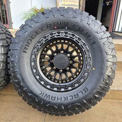 17" LOCK MOJAVE rims w- 35" Ridgecrawler RT tires