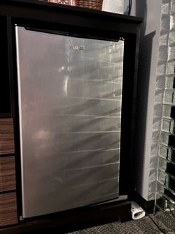 Whirlpool mini fridge