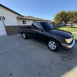 1999 Toyota Tacoma • 5 Speed • Lowered • Clean Title