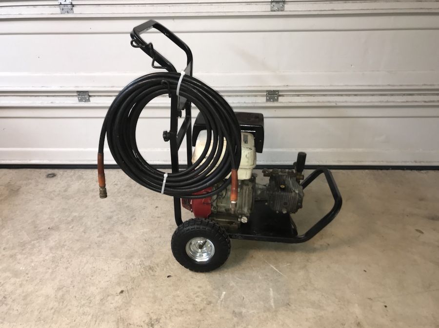 Ex-Cell EXWGC3240 Honda Pressure Washer, 3200 PSI, 11 hp Honda Motor, 4 GPM, 12,800 cu heavy duty. Been in storage for a few years. Still starts but