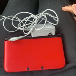 Nintendo 3Ds XL (Charger Included)