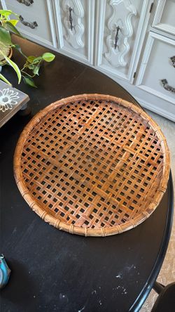 Round Woven Rattan Tray – 18” Diameter