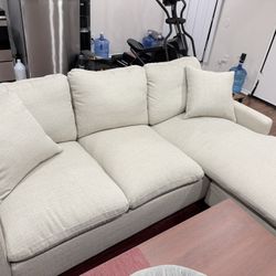 Couch With Reversible Chaise 