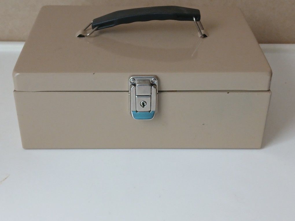 Metal Money Box with Keys