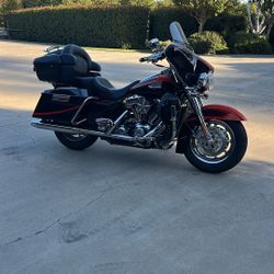 HARLEY DAVIDSON SCREAMING EAGLE 