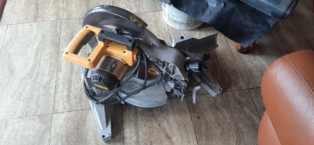 Dewalt 12" Compound Miter Saw