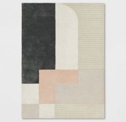 5x7 Tufted Rug. 90% wool 10% nylon