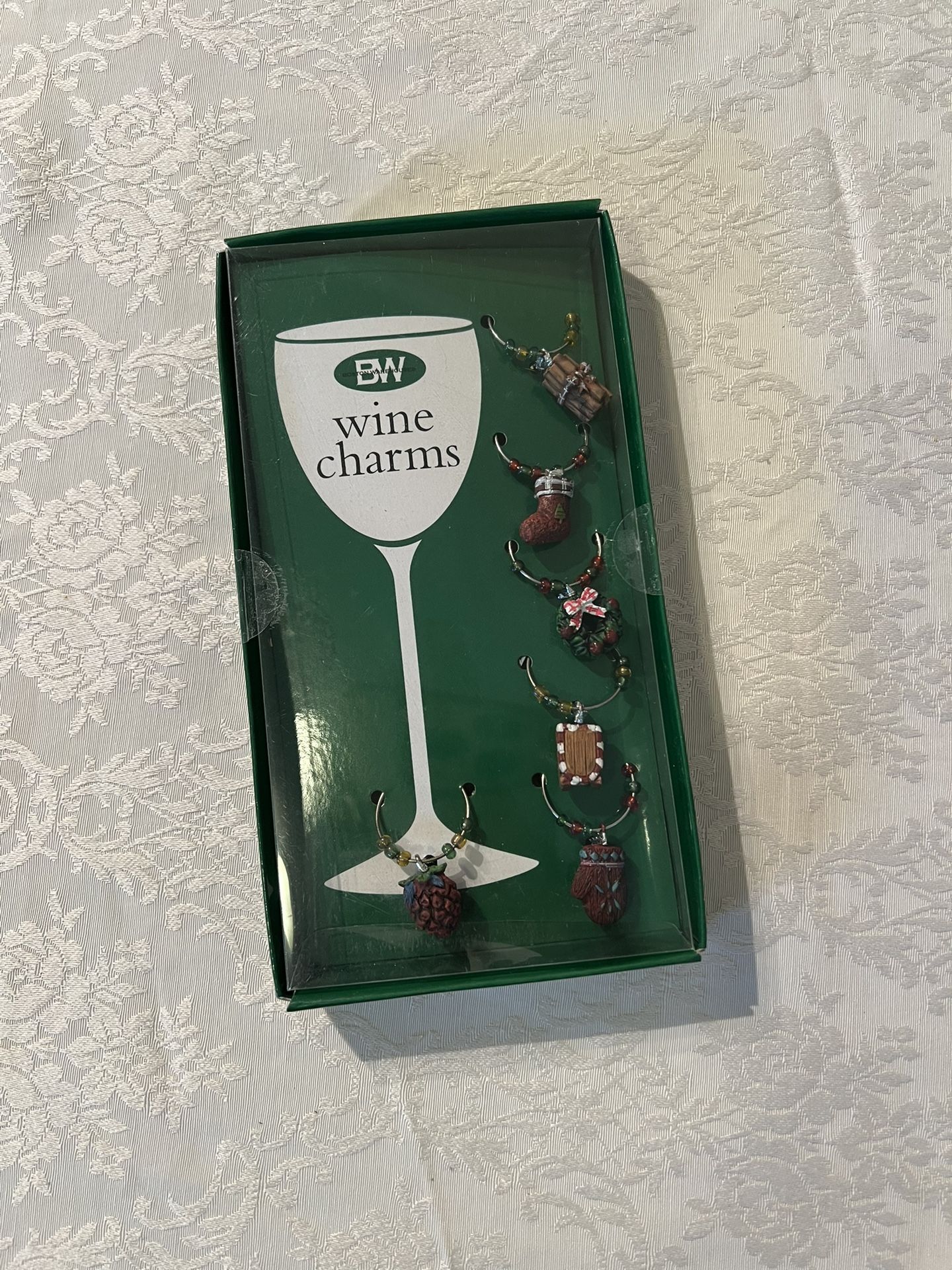 6 CHRISTMAS WINE CHARMS ~ GREAT FOR HOLIDAYS DECOR ~ NEW