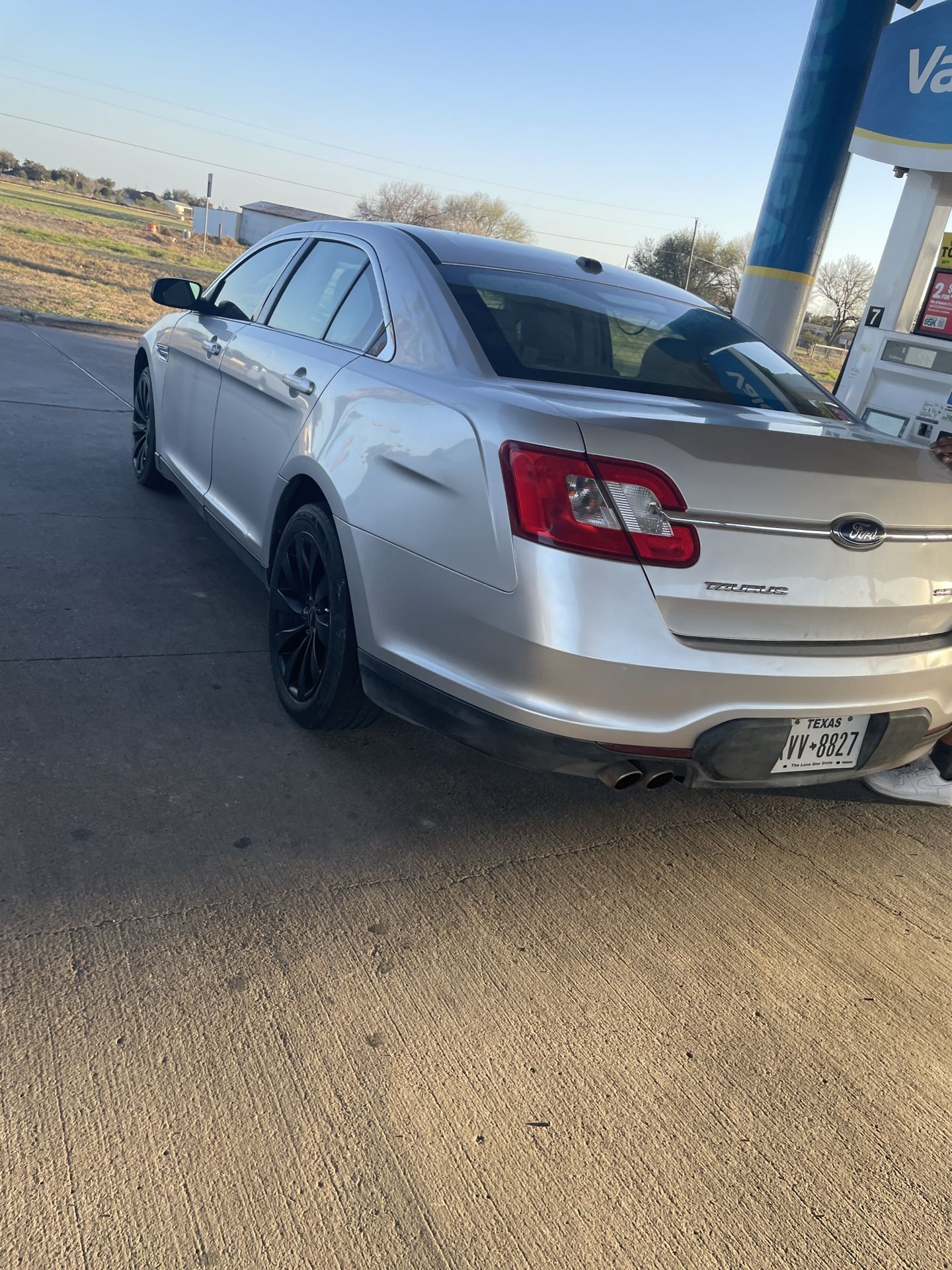 2010 Ford Taurus