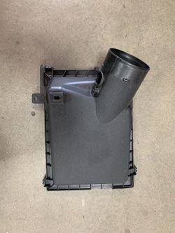 2003 Audi A4 1.8T OEM Intake Air box