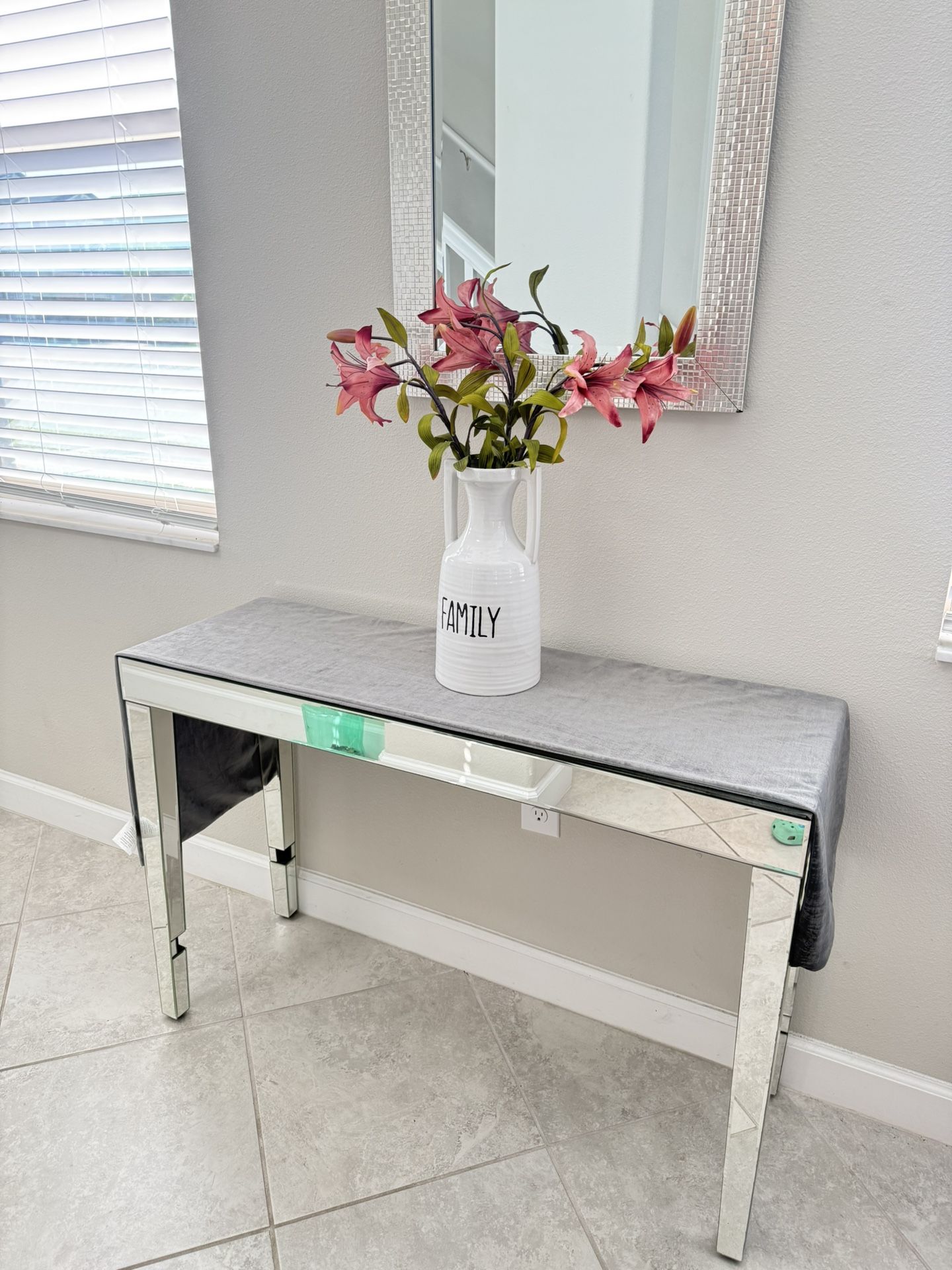 Mirrored Table With Mirror 