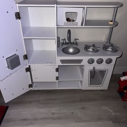 Play Kitchen