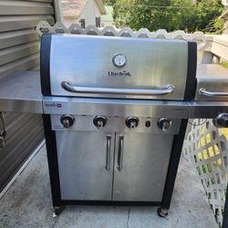 Charbroil Commercial Grill for Sale in Buffalo MO OfferUp