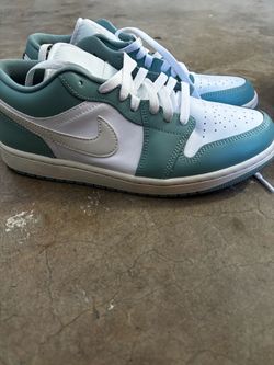 Womens Brand new 9 1/2