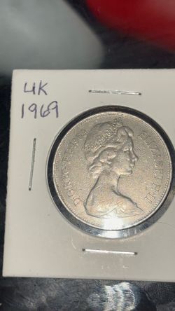 UK Queen Elizabeth 1969 sliver coin