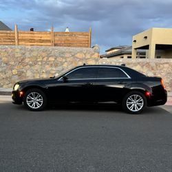 2018 Chrysler 300