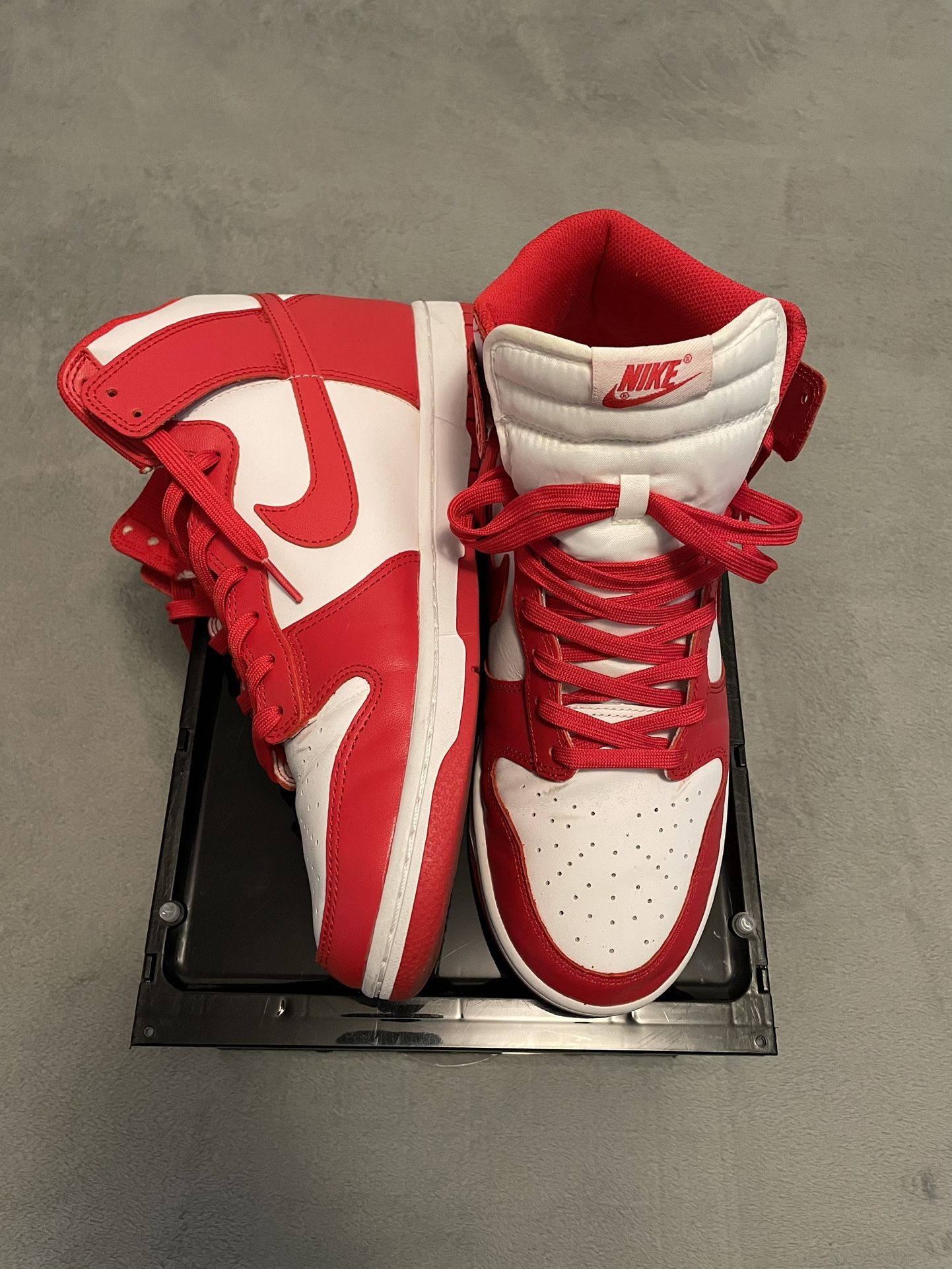 Nike Dunk High Championship Red / Size 10.5