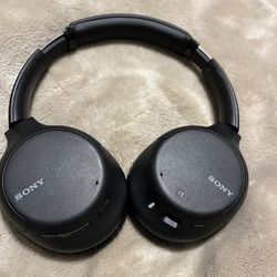 Sony Noise Cancelling  Over The Ear Headphones Wireless