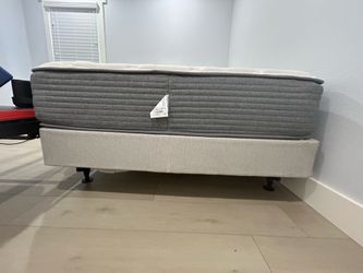 Custom Comfort Full Sized Mattress-USED