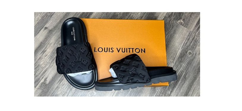 Louis Vuitton Slides Women’s Brand New With Box And Dust Cover