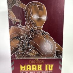 Hot Toys 1/6 Scale Marvel Iron Man 2 Suit-Up Gantry with Mark IV MMS160 Figure 