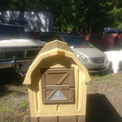 Modified Insulated Dog House w/ Electric Heater