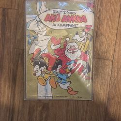 RARE Vintage Finnish Disney Comics Books