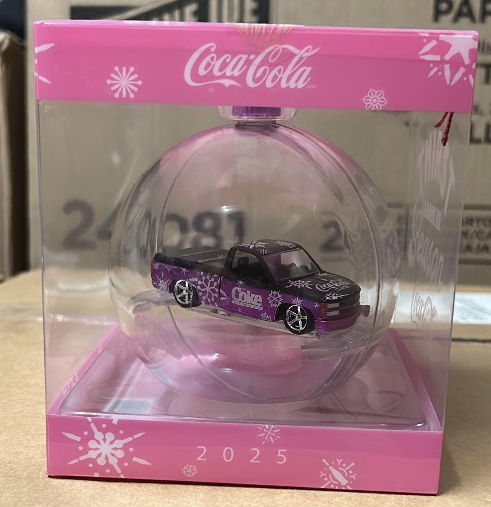 Hot Wheels -2025 M2 CHRISTMAS ORNAMENT 1990 Chevy C1500 Silverado