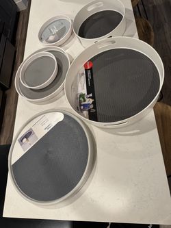 13 Lazy Susan turntable kitchen organizers. Sized 18”/15”/12”/10”