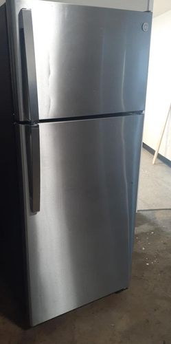 GE  Top Mount Stainless Steel Refrigerator Fridge
