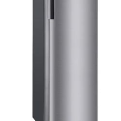 LG Like New Small Fridge / Freezer