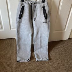 Nike Tech Sweatpants. Mens Side Small. Excellent Condition 