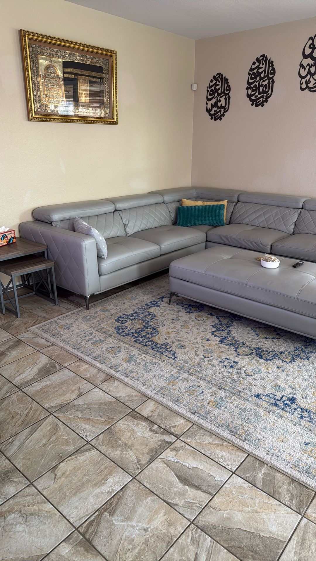 Sectional Sofa With Ottoman