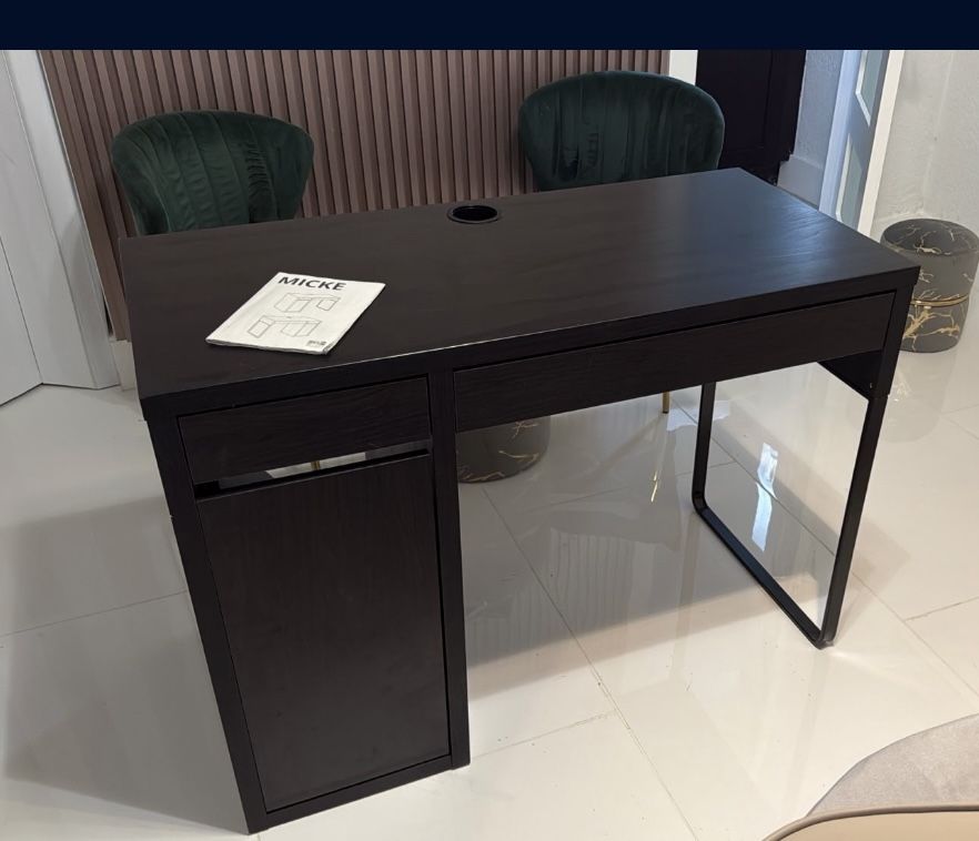 IKEA Micke Desk