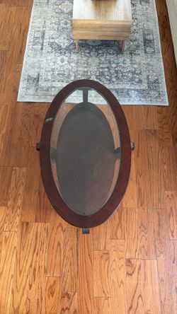 Oval coffee table