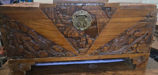 Vintage Antique Oriental 1920s Hand Carved Dragon And Soldiers Antique Camphor  Box