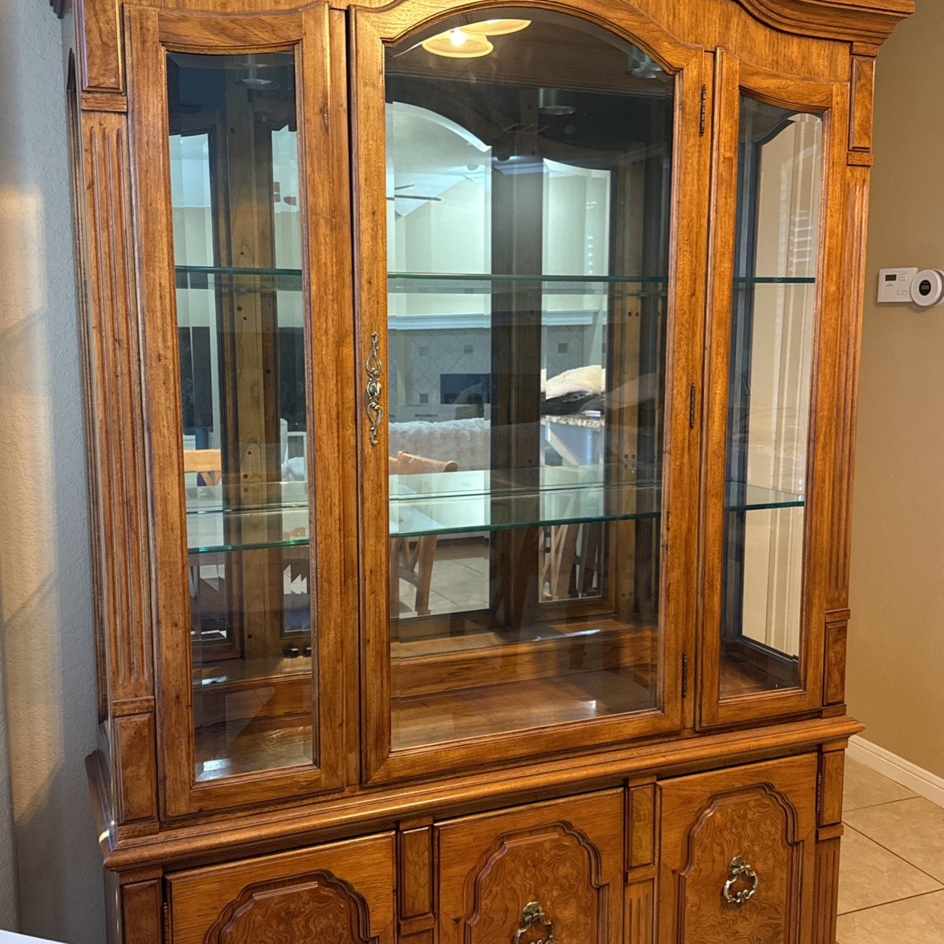 China cabinet 