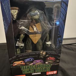 Leonardo NECA TMNT 1990 Movie Figure 
