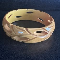 Art Deco Bakelite Deep Carved Butterscotch Color Bangle 1930's    