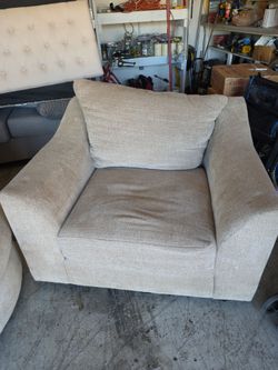 Big swivel chair