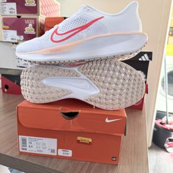 Womens Nike Quest Size 10 Shoes