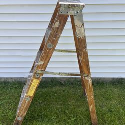 4.5 Foot Wooden Ladder A Frame